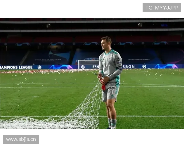 后场第一出球点：诺伊尔的脚下技术