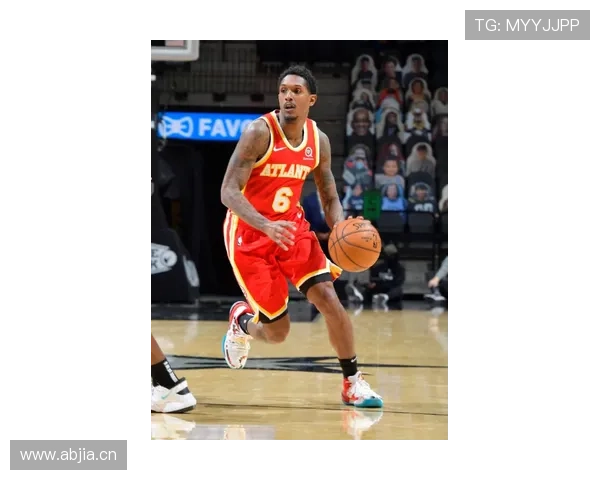 小威廉姆斯门口堆满名牌鞋，进门像T台，我一月工资都不够摆一双