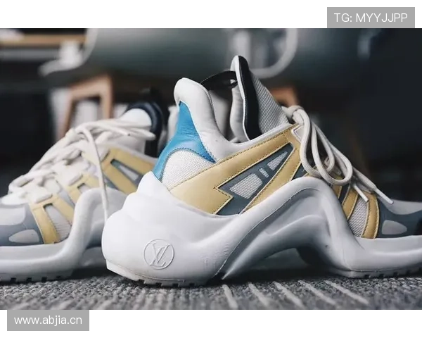 杨力维比赛后直接去买了双限量鞋，平时都是运动鞋，这次奢侈得有点吓人