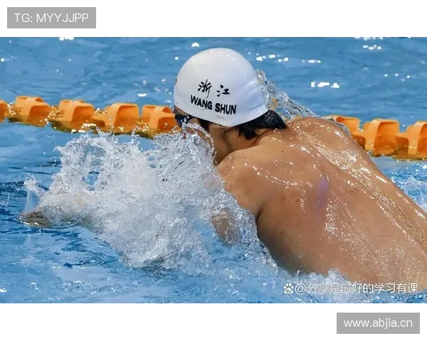 汪顺家里泳池比很多人小区还大，这日子过得我酸了