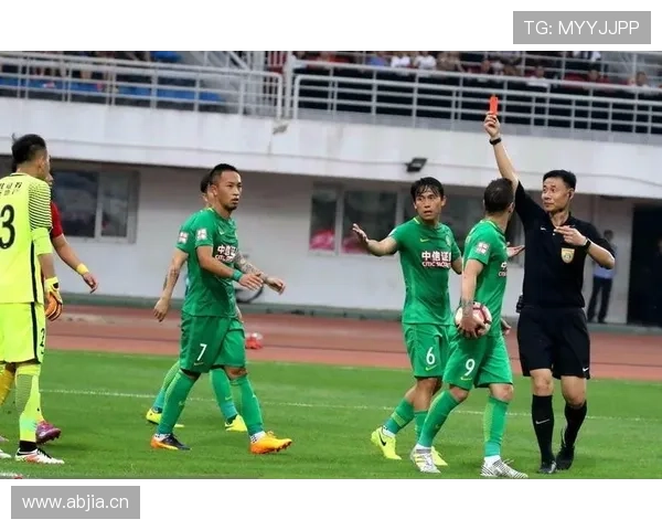 国安战术转型：双翼折损后控球体系承压，反击策略能否成破局关键